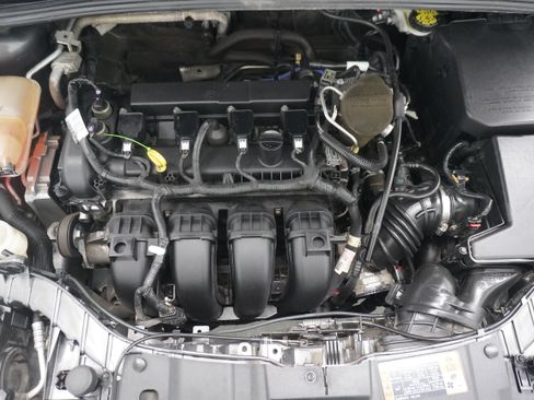 Used 2015 Ford Focus SE FWD image 18