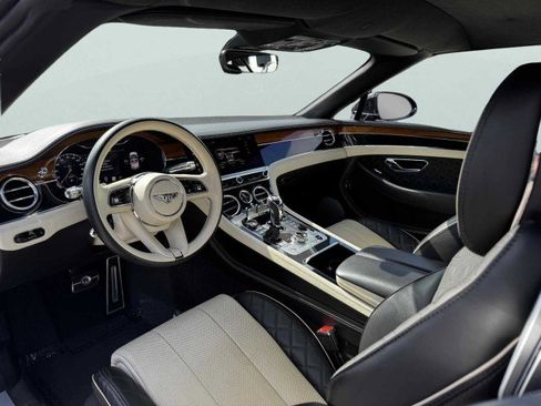 Used 2022 Bentley Continental GT image 30