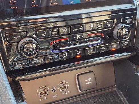 Used 2023 Jeep Grand Cherokee L Limited w/ Luxury Tech Group II image 15