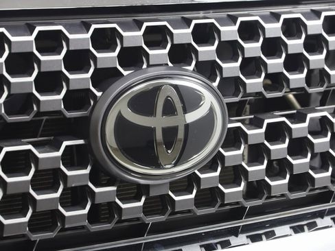 Used 2021 Toyota Tundra SR5 image 13