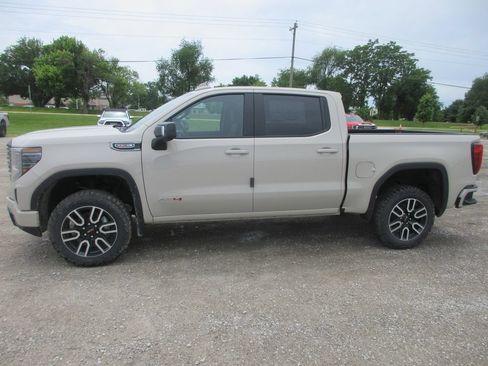 New 2026 GMC Sierra 1500 AT4 w/ AT4 Premium Package AWD/4WD image 11