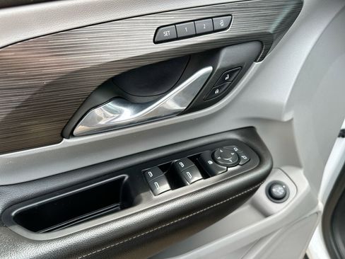 Certified 2023 GMC Terrain SLT image 13