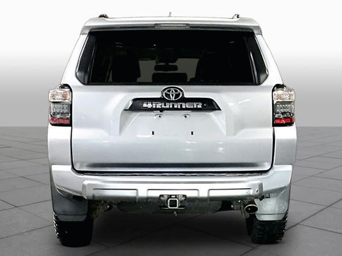 Used 2018 Toyota 4Runner TRD Off-Road Premium AWD/4WD image 5