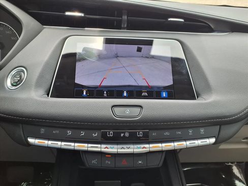 Used 2022 Cadillac XT4 Premium Luxury w/ Enhanced Visibility Package FWD image 24