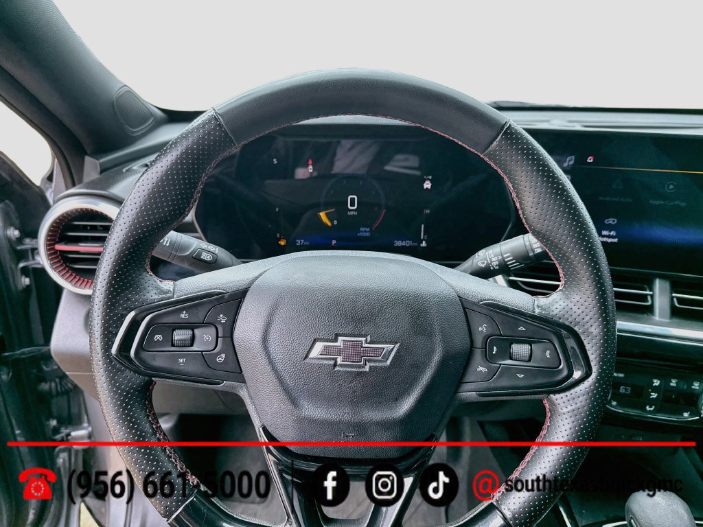 Used 2025 Chevrolet Trax RS w/ Sunroof Package FWD image 14