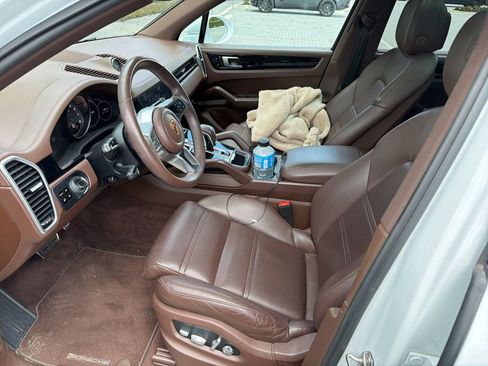 Used 2019 Porsche Cayenne AWD/4WD image 3
