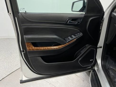Used 2020 Chevrolet Suburban Premier image 16