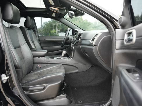 Used 2021 Jeep Grand Cherokee Laredo X RWD image 22