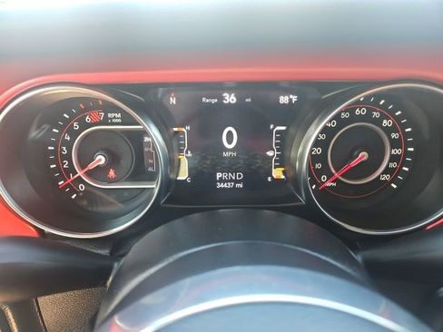 Used 2022 Jeep Wrangler Unlimited Rubicon w/ Cold Weather Group image 15