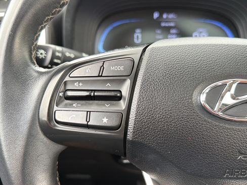 Used 2024 Hyundai Venue SEL FWD image 19