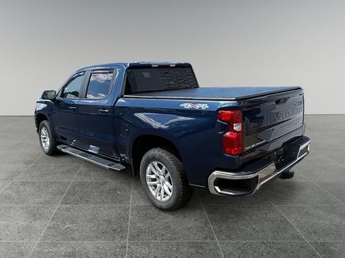 Used 2021 Chevrolet Silverado 1500 LT AWD/4WD image 3