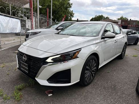 Certified 2023 Nissan Altima 2.5 SV AWD/4WD image 5
