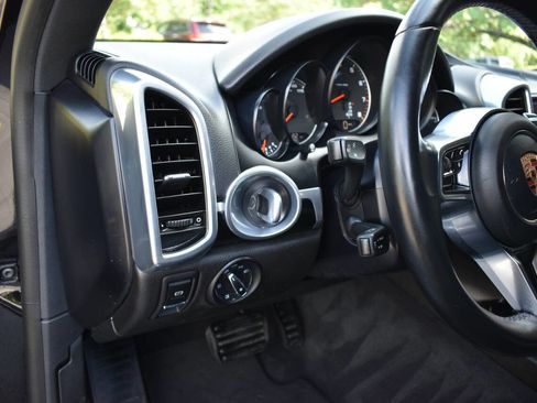 Used 2018 Porsche Cayenne Platinum Edition AWD/4WD image 20
