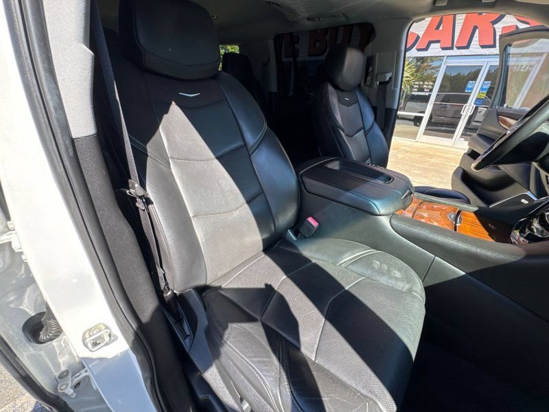 Used 2018 Cadillac Escalade ESV Premium Luxury RWD image 21