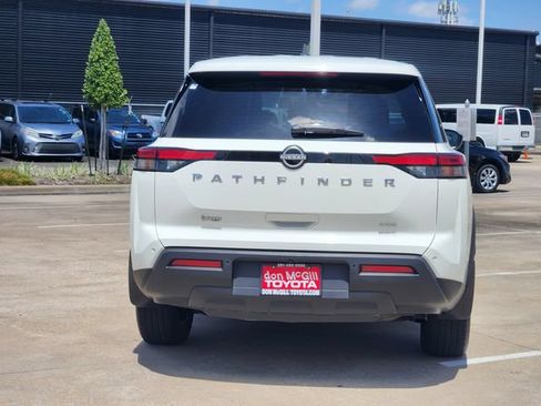Used 2025 Nissan Pathfinder S AWD/4WD image 6