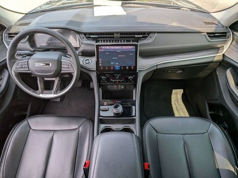 Used 2024 Jeep Grand Cherokee L Limited AWD/4WD image 28