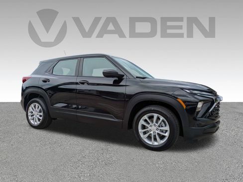 New 2026 Chevrolet TrailBlazer LS FWD image 3