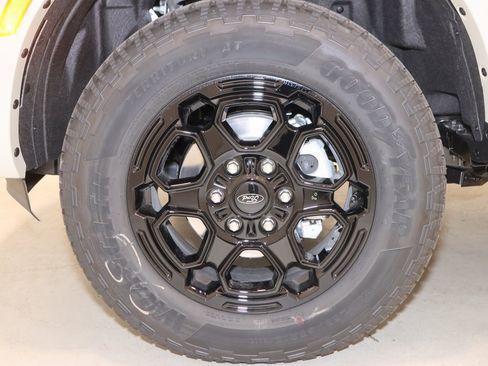 New 2025 Ford Ranger Lariat w/ Black Appearance Package image 33