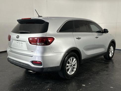 Used 2019 Kia Sorento L image 11