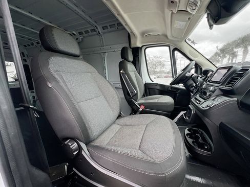 Used 2023 RAM ProMaster 2500 image 32