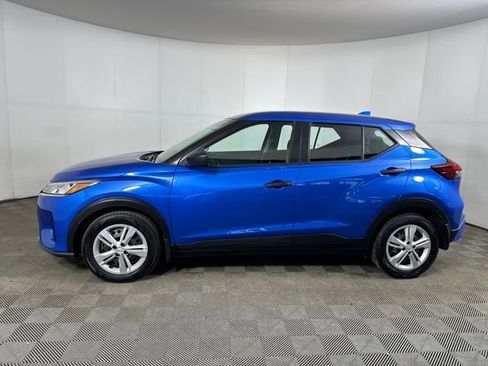 Used 2021 Nissan Kicks S image 6