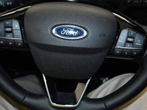 Certified 2026 Ford Escape SE w/ PHEV Premium Package FWD image 21