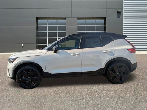 New 2026 Volvo XC40 B5 Ultra w/ Protection Package Premier image 4