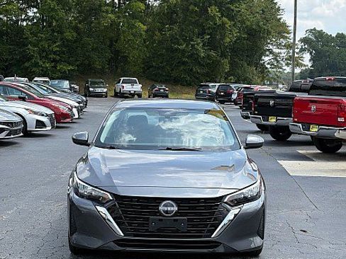 Used 2025 Nissan Sentra SV FWD image 2