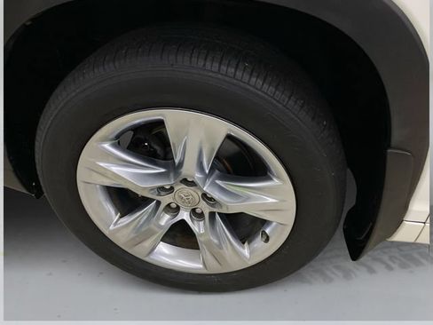 Used 2015 Toyota Highlander Limited AWD/4WD image 20