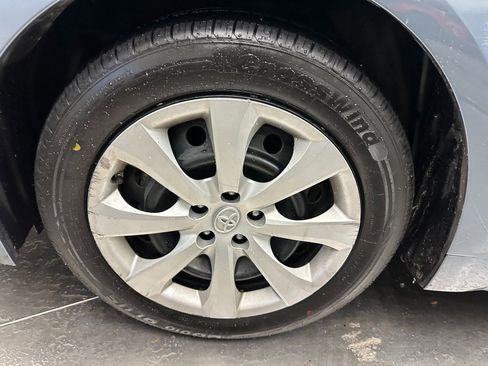 Used 2021 Toyota Corolla LE image 30