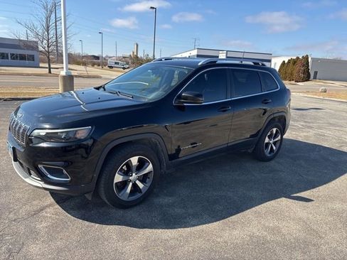 Used 2019 Jeep Cherokee Limited image 2