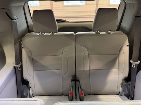 Used 2023 GMC Acadia SLT w/ Technology Package image 25