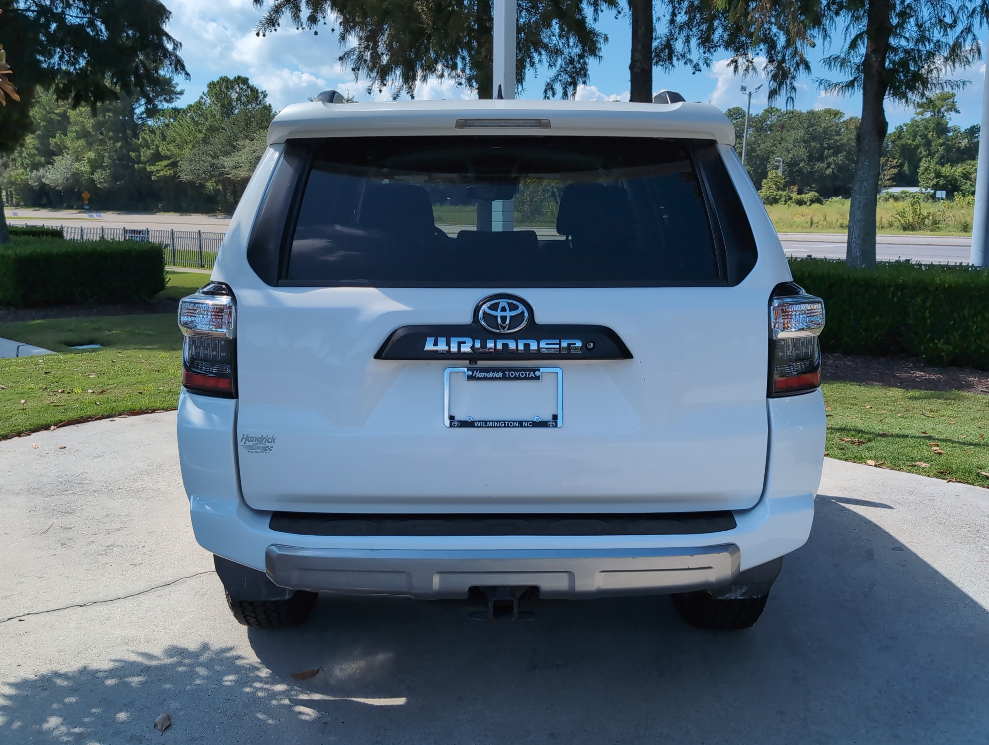 Used 2020 Toyota 4Runner TRD Off-Road AWD/4WD image 9