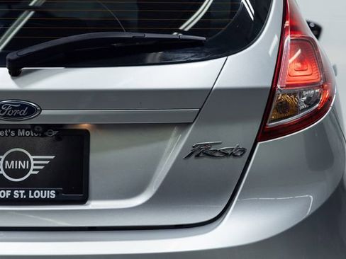 Used 2018 Ford Fiesta SE image 8