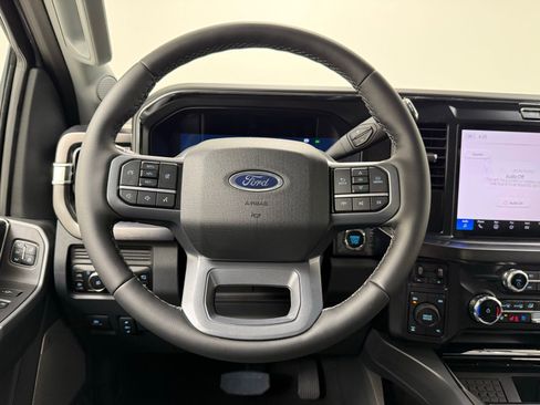 New 2026 Ford F250 Lariat w/ Black Appearance Package image 28