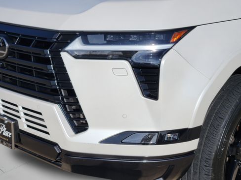 Used 2024 Lexus GX 550 w/ Accessory Package (Z1) AWD/4WD image 39