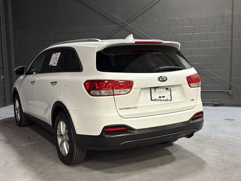 Used 2018 Kia Sorento AWD image 6