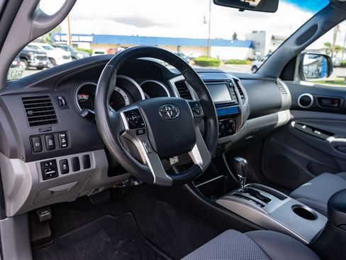 Used 2015 Toyota Tacoma PreRunner w/ TRD Off-Road Package RWD image 27