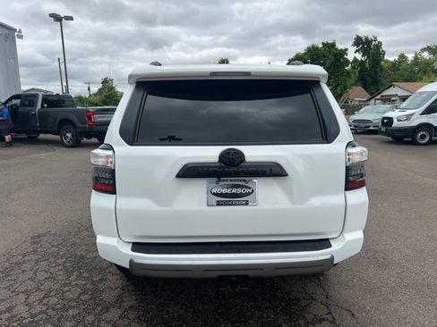 Used 2023 Toyota 4Runner TRD Off-Road Premium w/ Moonroof Package AWD/4WD image 4