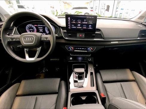 Certified 2025 Audi Q5 2.0T Premium Plus w/ Premium Plus Package image 14