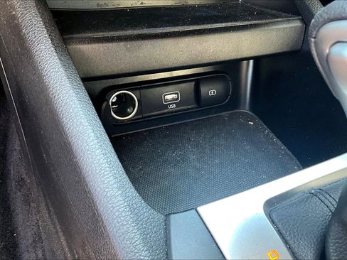 Used 2024 Kia Forte LXS w/ LXS Technology Package image 32