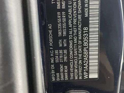 Certified 2023 Porsche Macan Turbo image 27