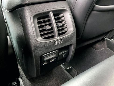 Used 2019 Jeep Cherokee Limited w/ Trailer Tow Group AWD/4WD image 32
