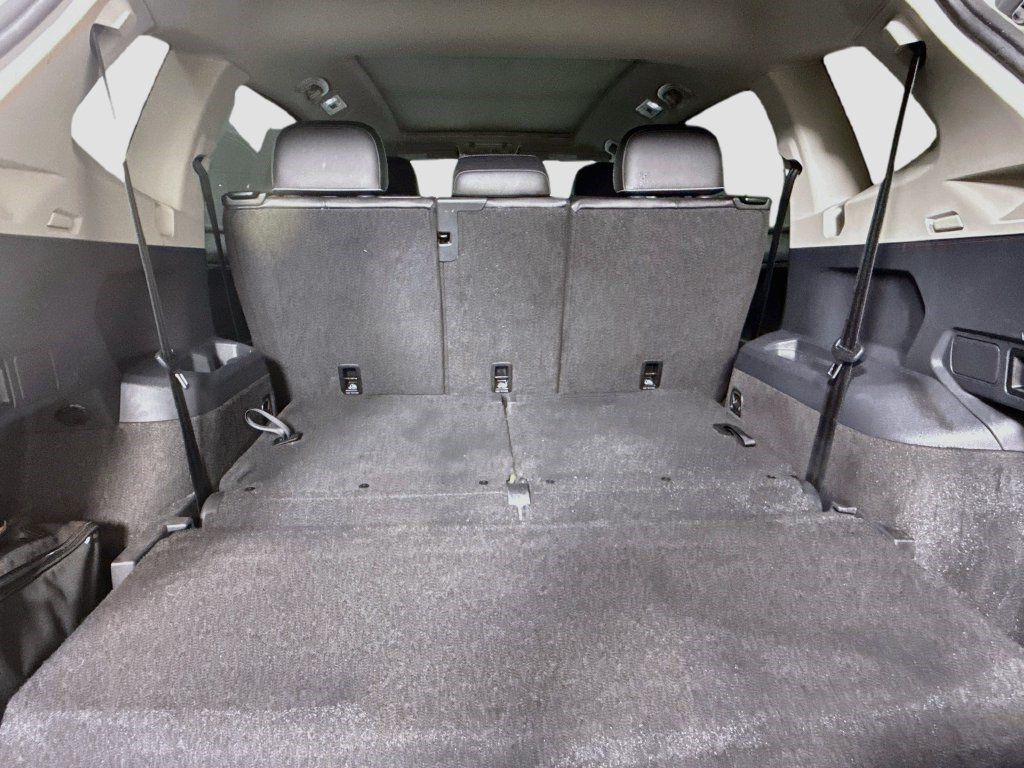 Used 2021 Volkswagen Tiguan SE AWD/4WD image 34