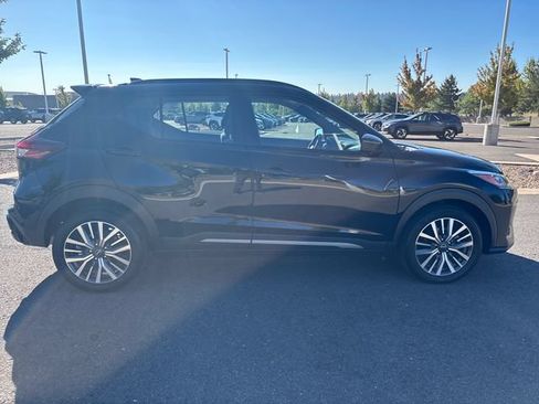 Used 2024 Nissan Kicks SR FWD image 2