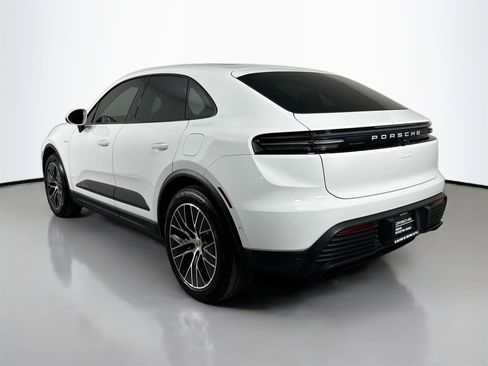 Certified 2025 Porsche Macan Electric image 3