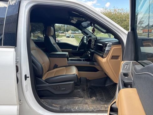 Used 2025 Ford F350 Lariat w/ FX4 Off-Road Package image 11
