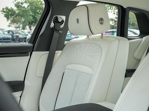 New 2025 Rolls-Royce Ghost image 21
