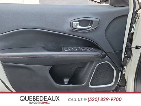 Used 2018 Jeep Compass Limited AWD/4WD image 9