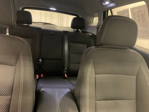Used 2024 GMC Terrain SLE AWD/4WD image 31